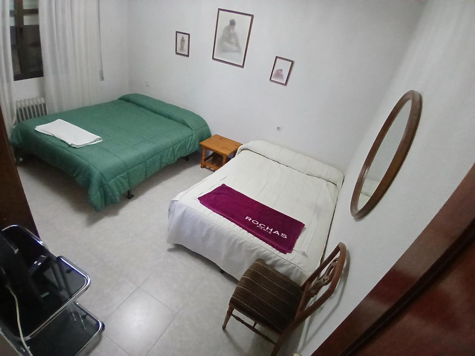 Habitacion Privada Familiar Toledo Exteriör bild